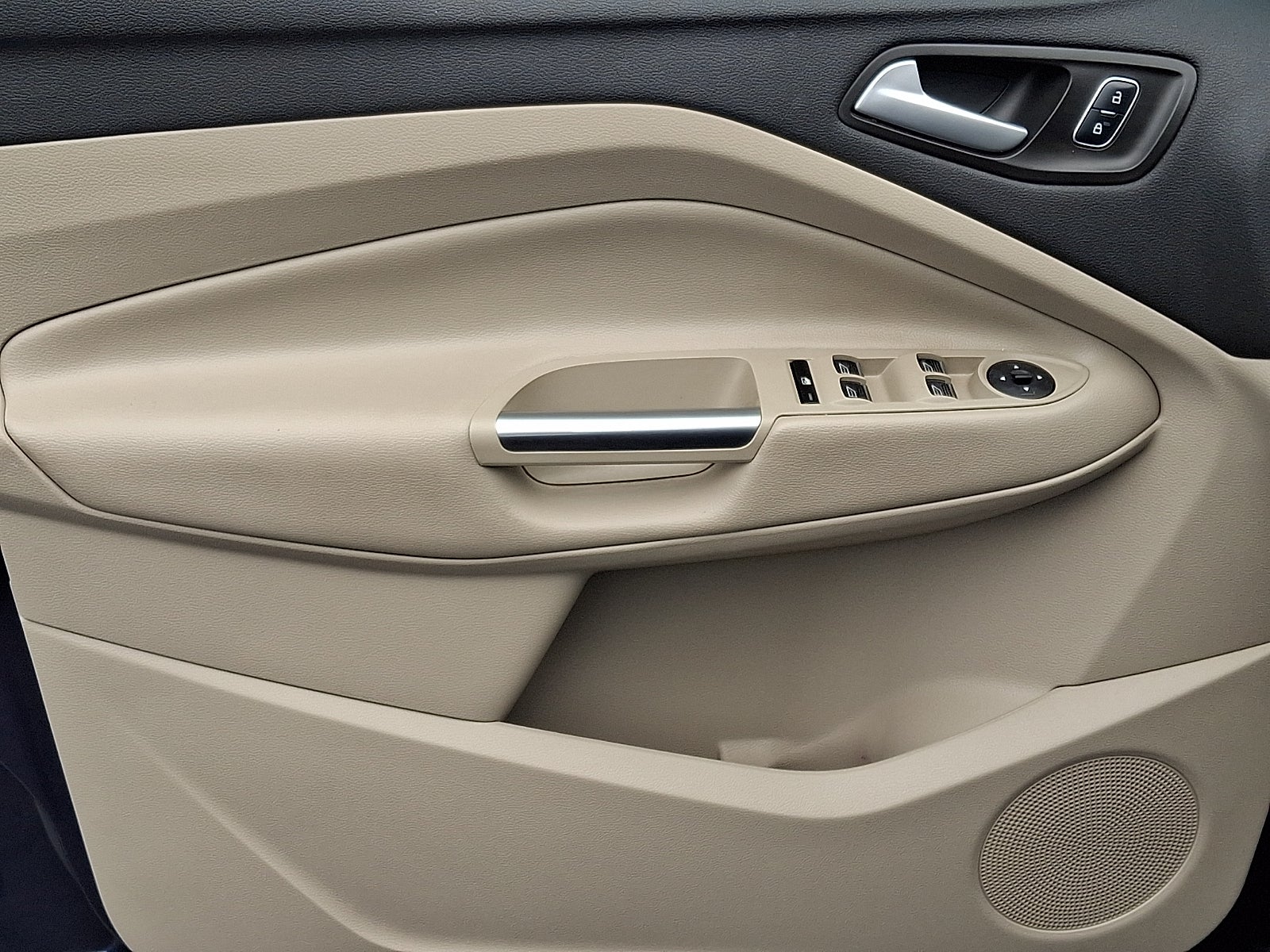 2017 Ford C-Max Energi Titanium