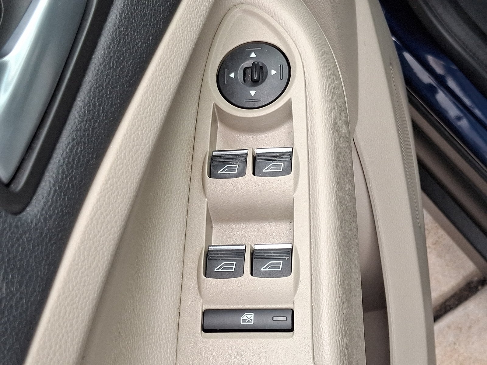 2017 Ford C-Max Energi Titanium