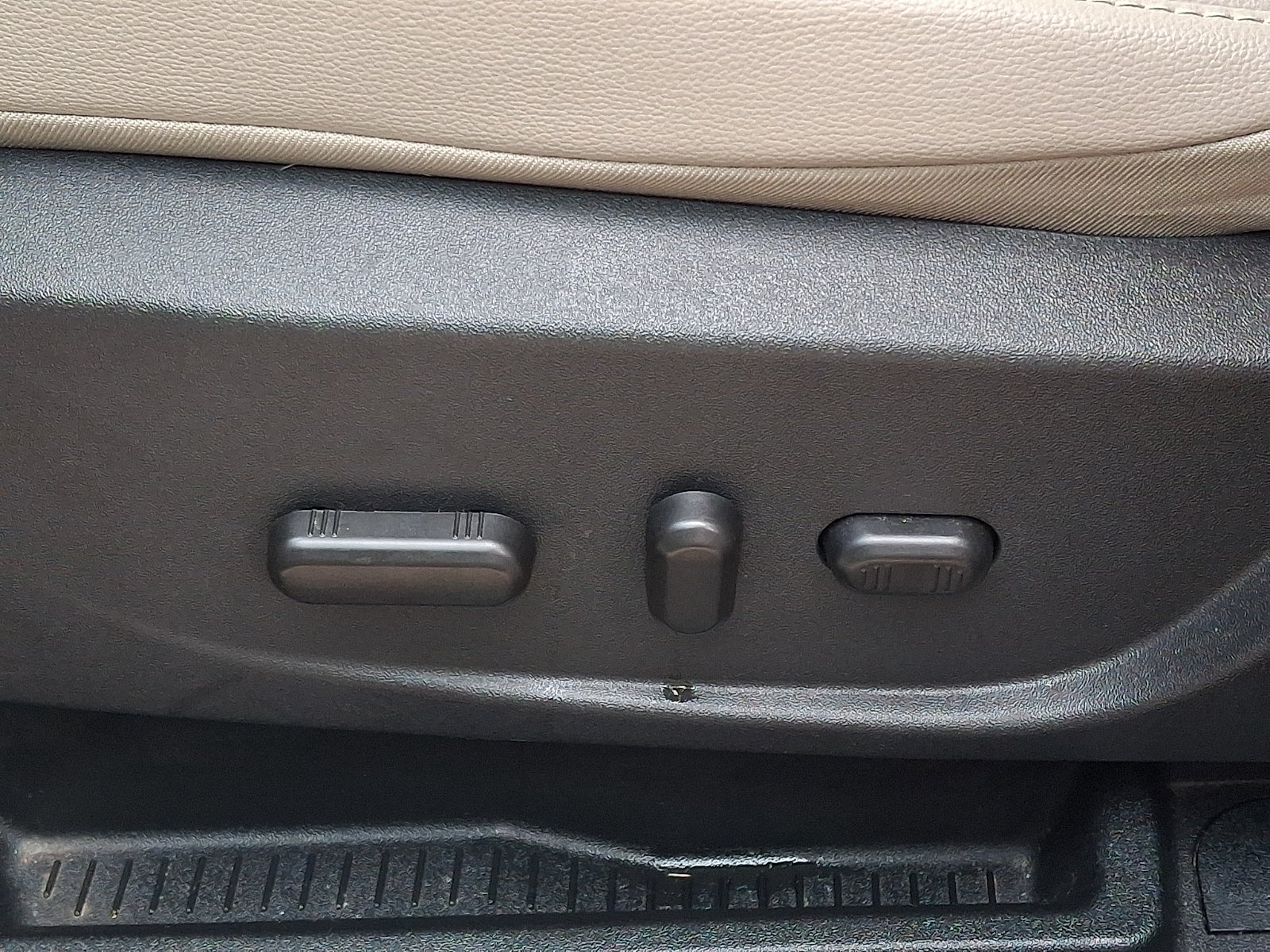 2017 Ford C-Max Energi Titanium
