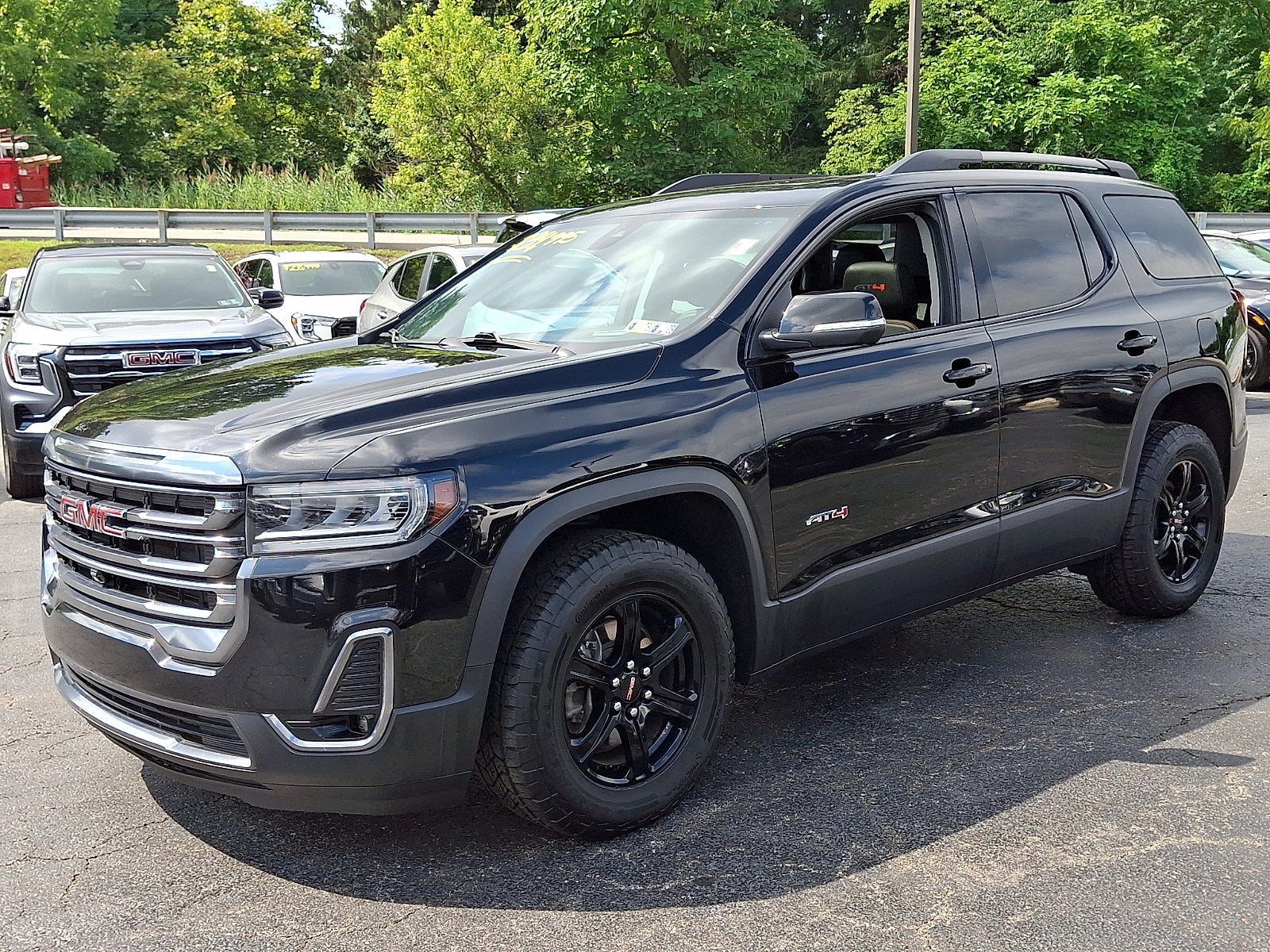 2023 GMC Acadia AT4