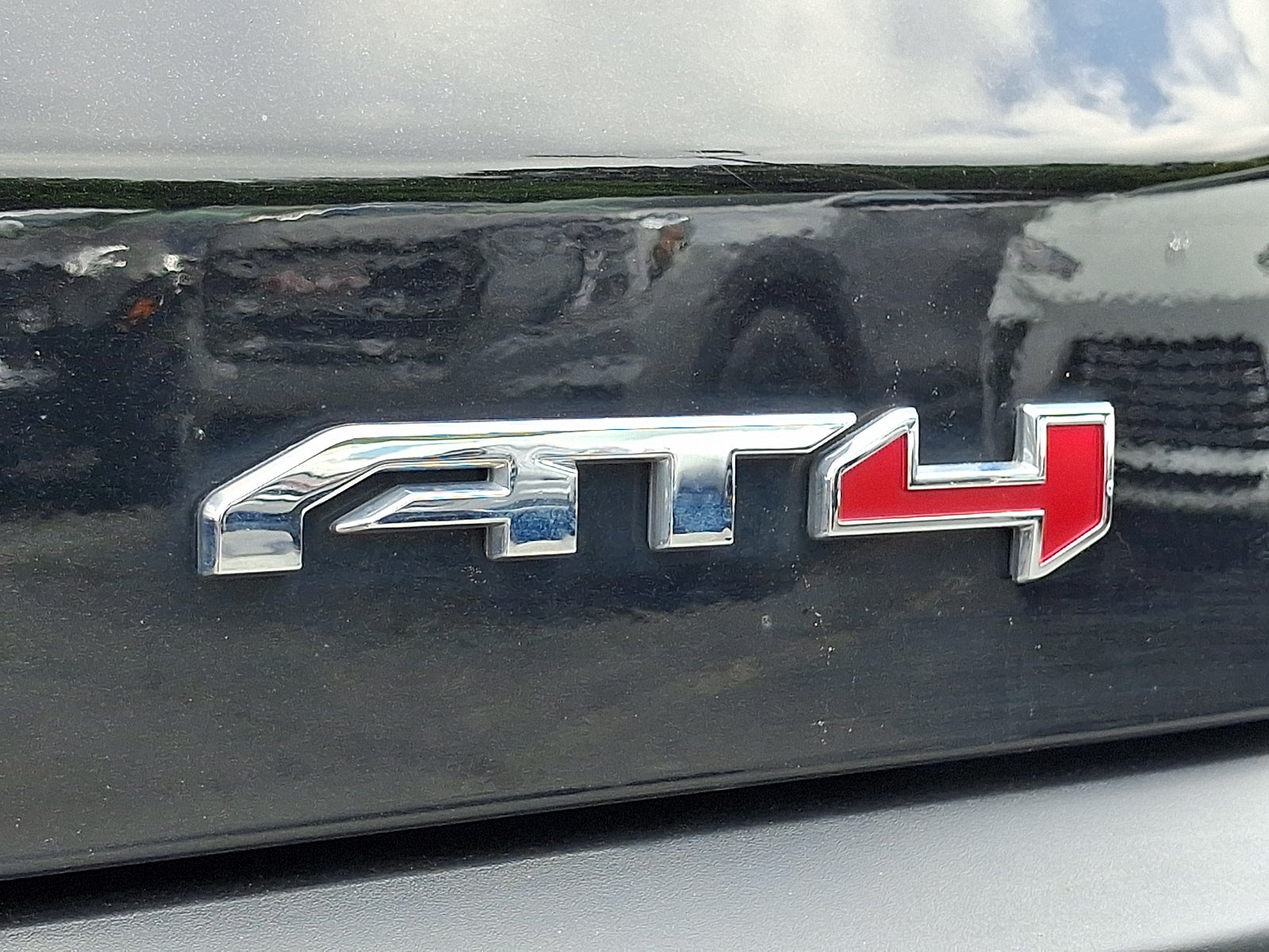 2023 GMC Acadia AT4