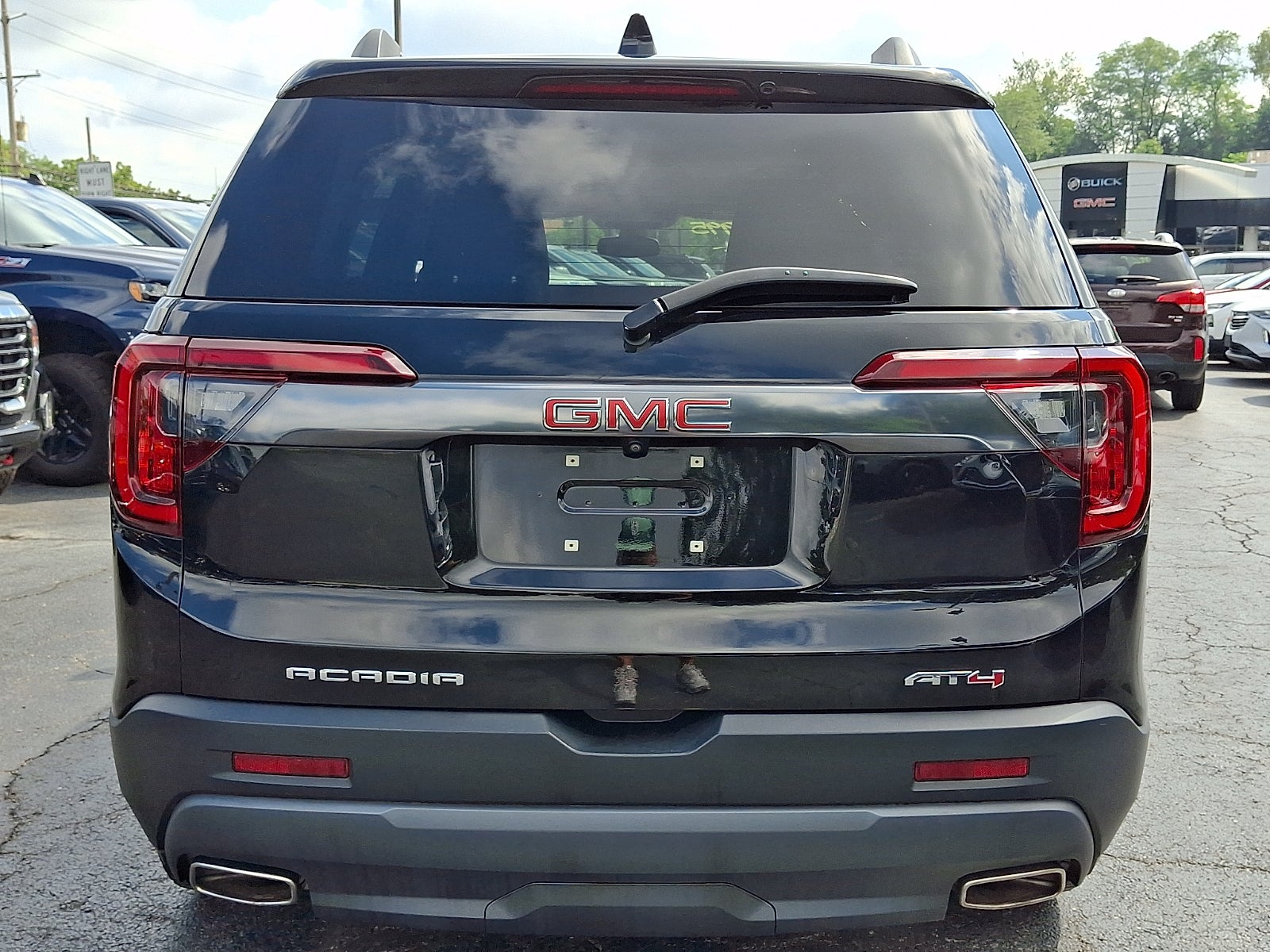2023 GMC Acadia AT4