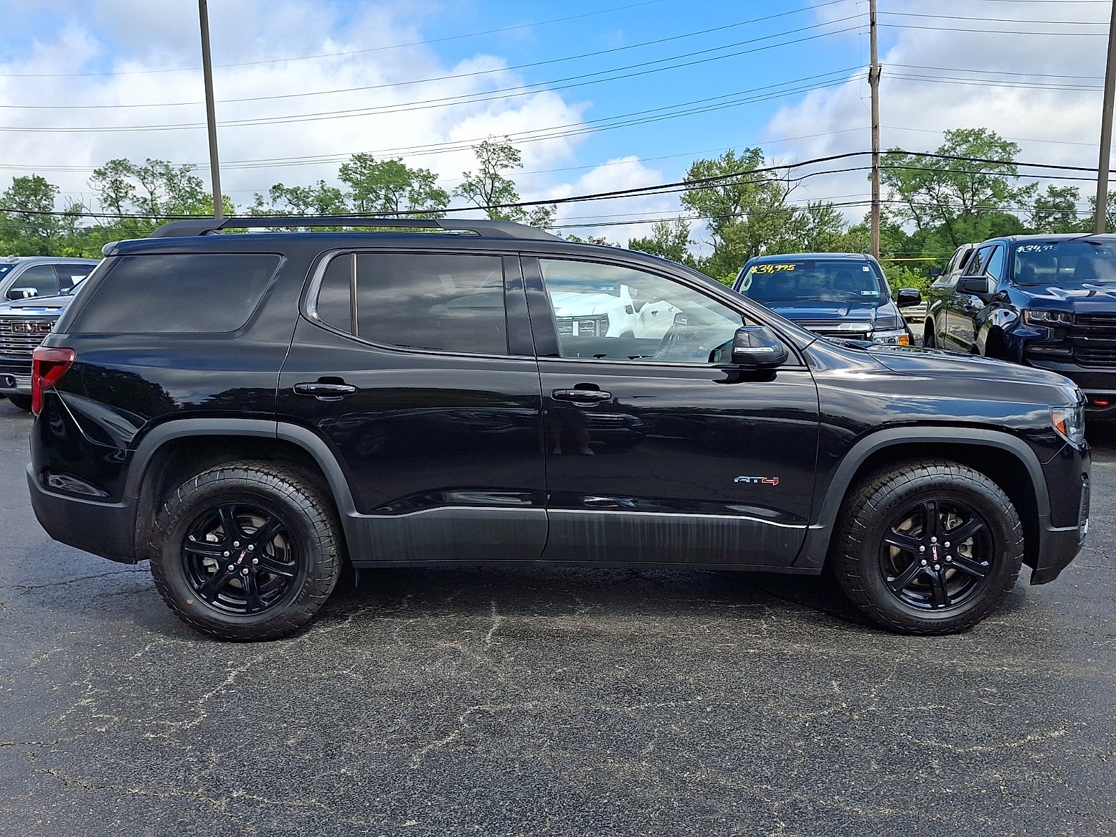 2023 GMC Acadia AT4