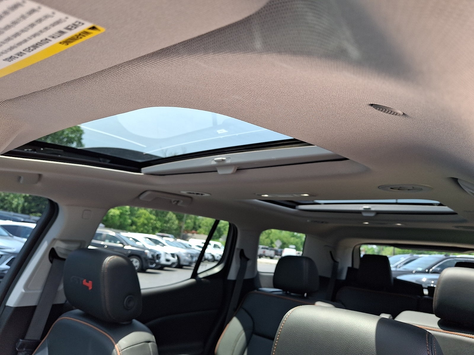 2023 GMC Acadia AT4