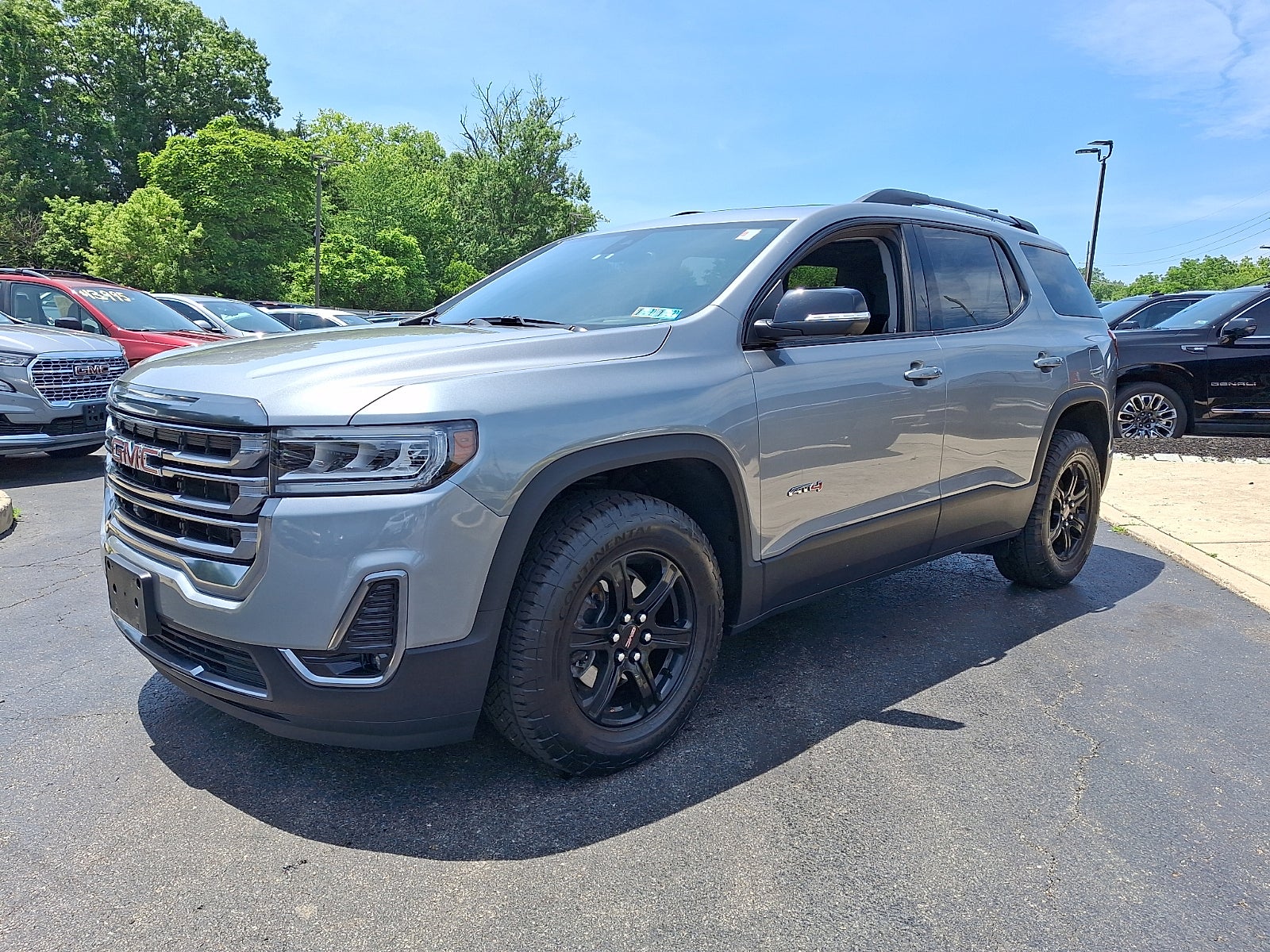 2023 GMC Acadia AT4
