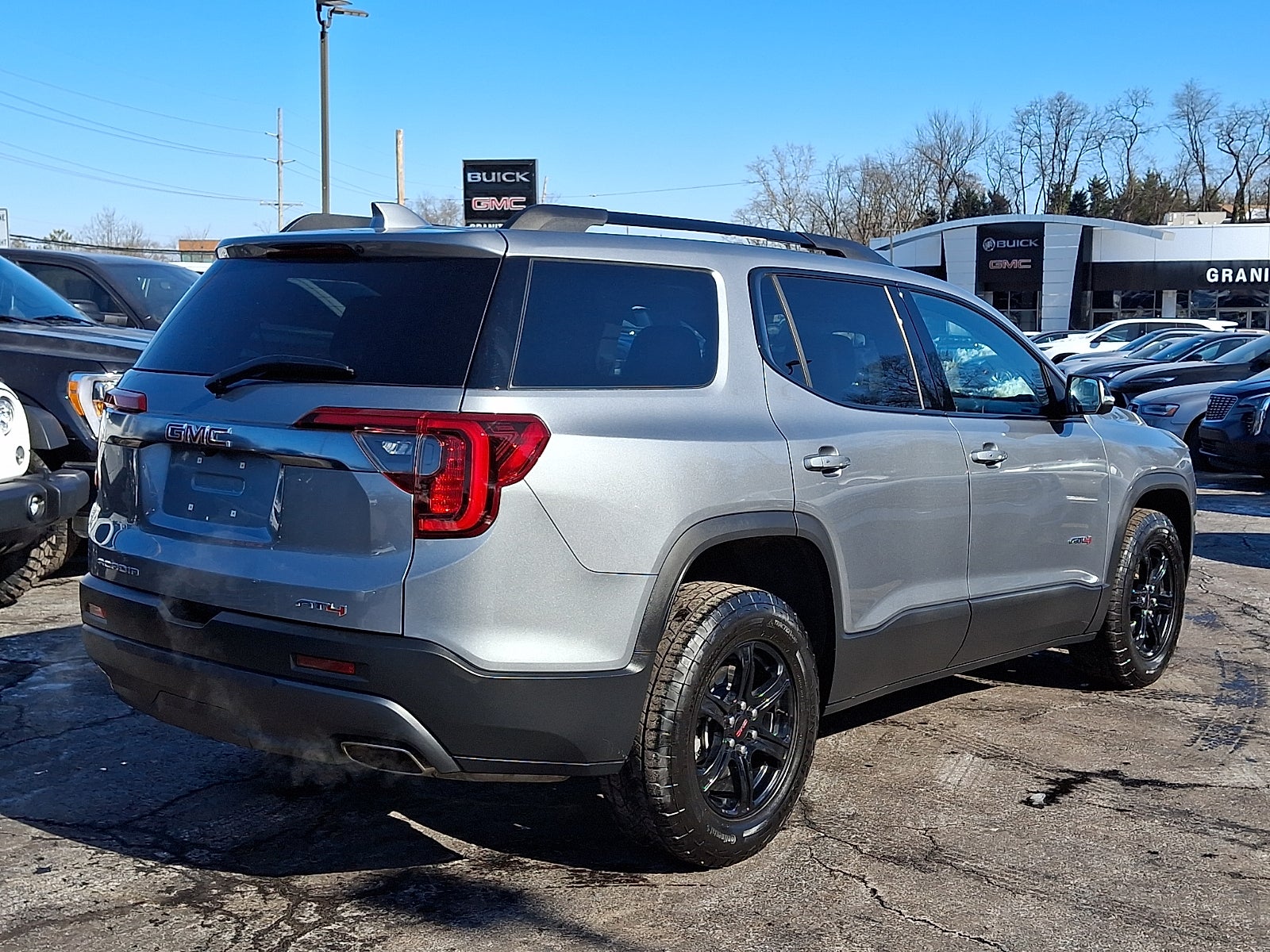 2023 GMC Acadia AT4