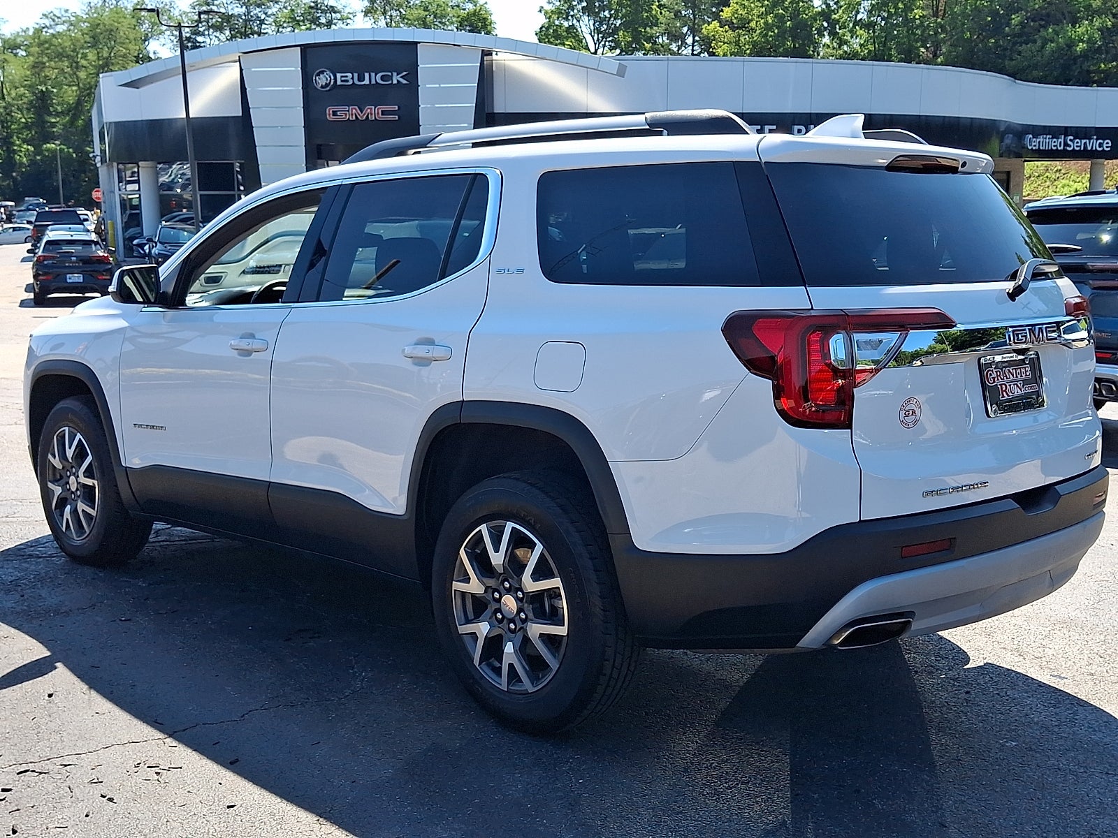 2023 GMC Acadia SLE