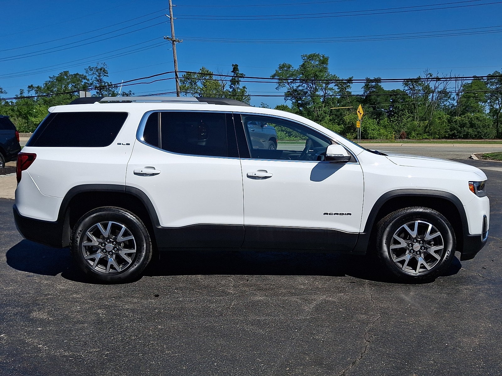 2023 GMC Acadia SLE