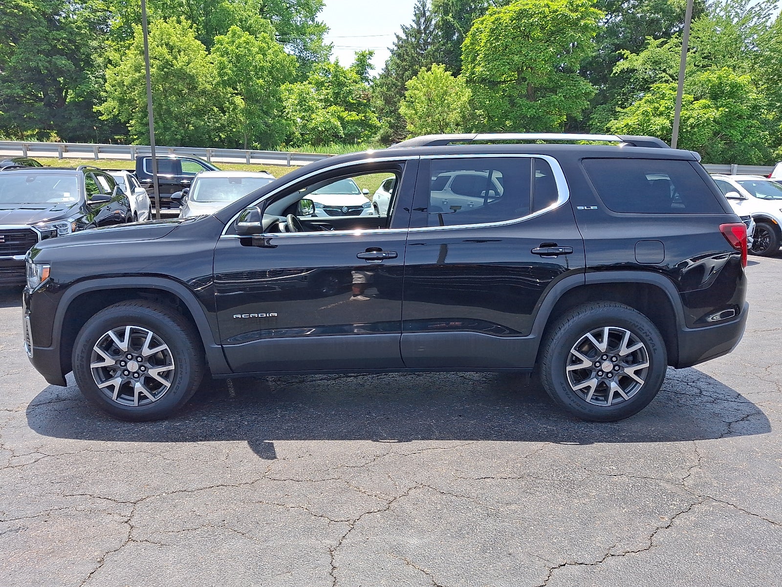 2023 GMC Acadia SLE