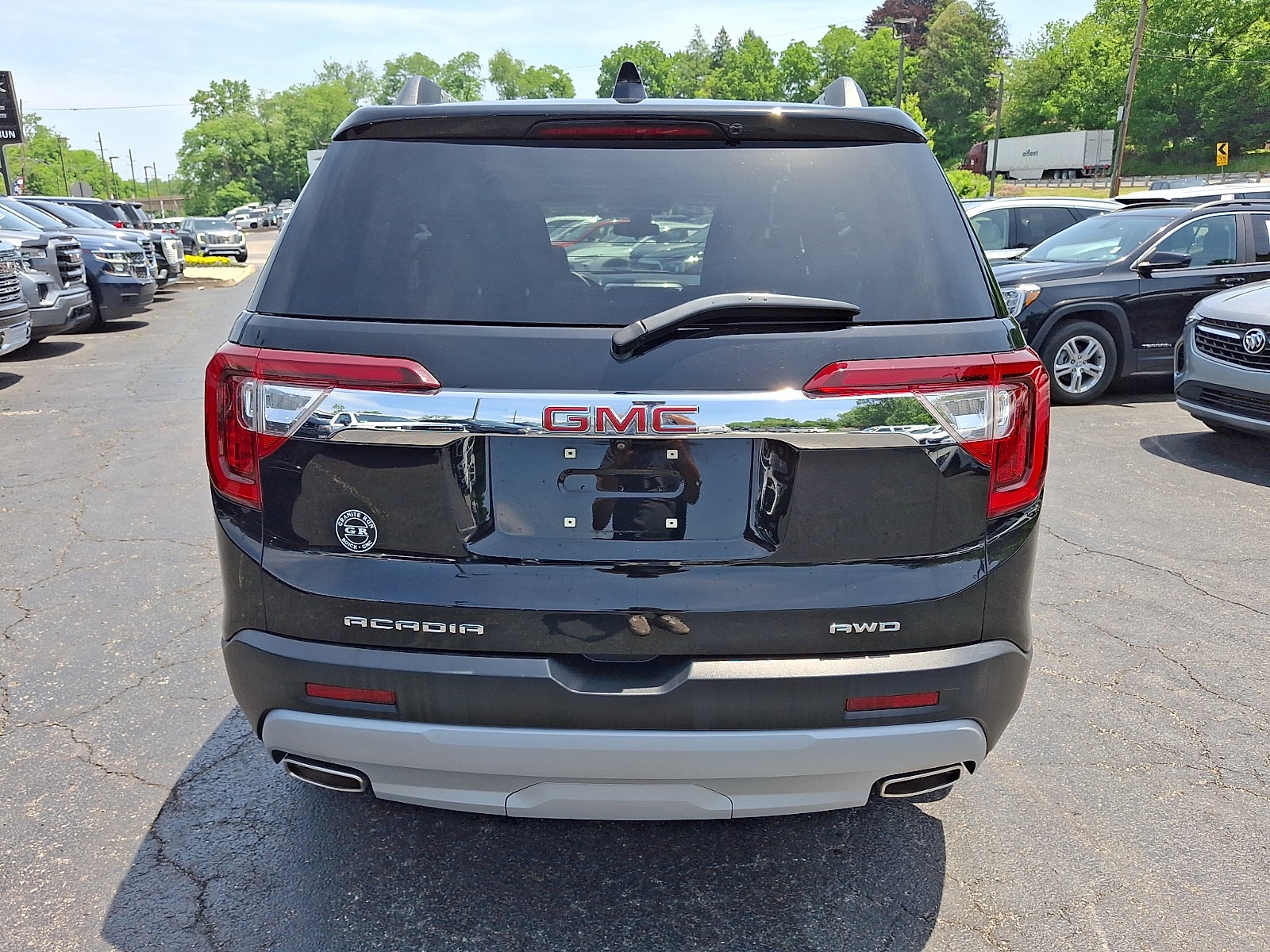 2023 GMC Acadia SLE