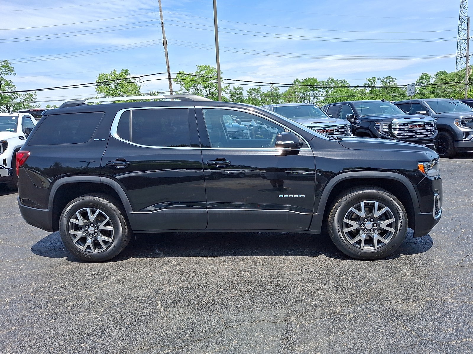 2023 GMC Acadia SLE