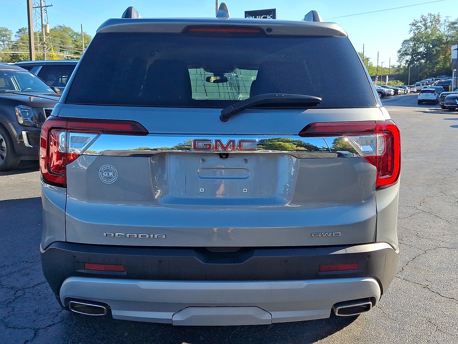 2023 GMC Acadia SLE