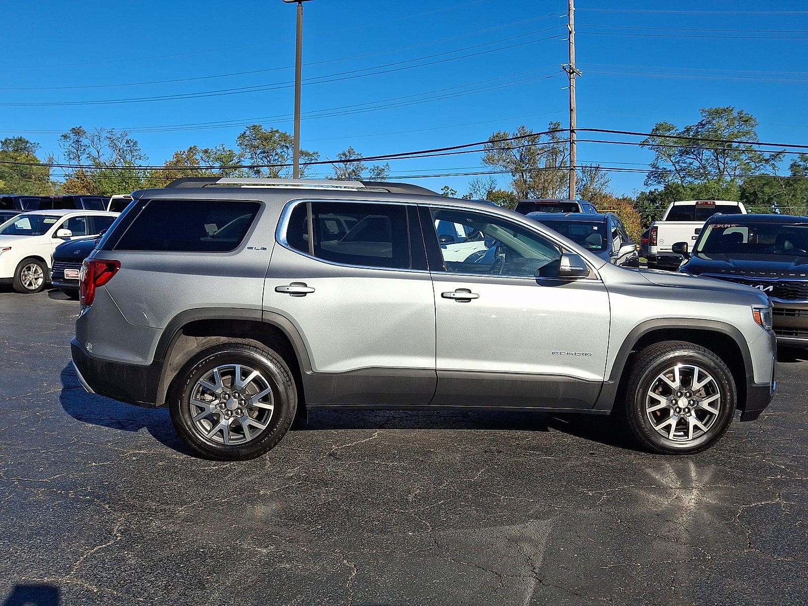2023 GMC Acadia SLE