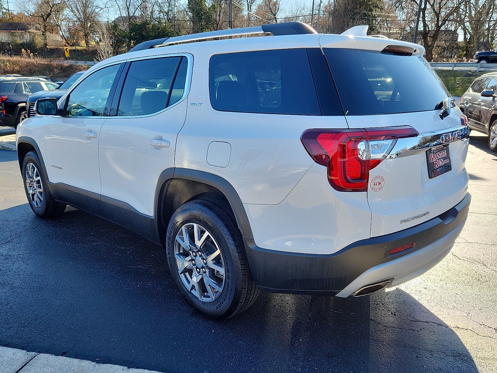 2023 GMC Acadia SLT