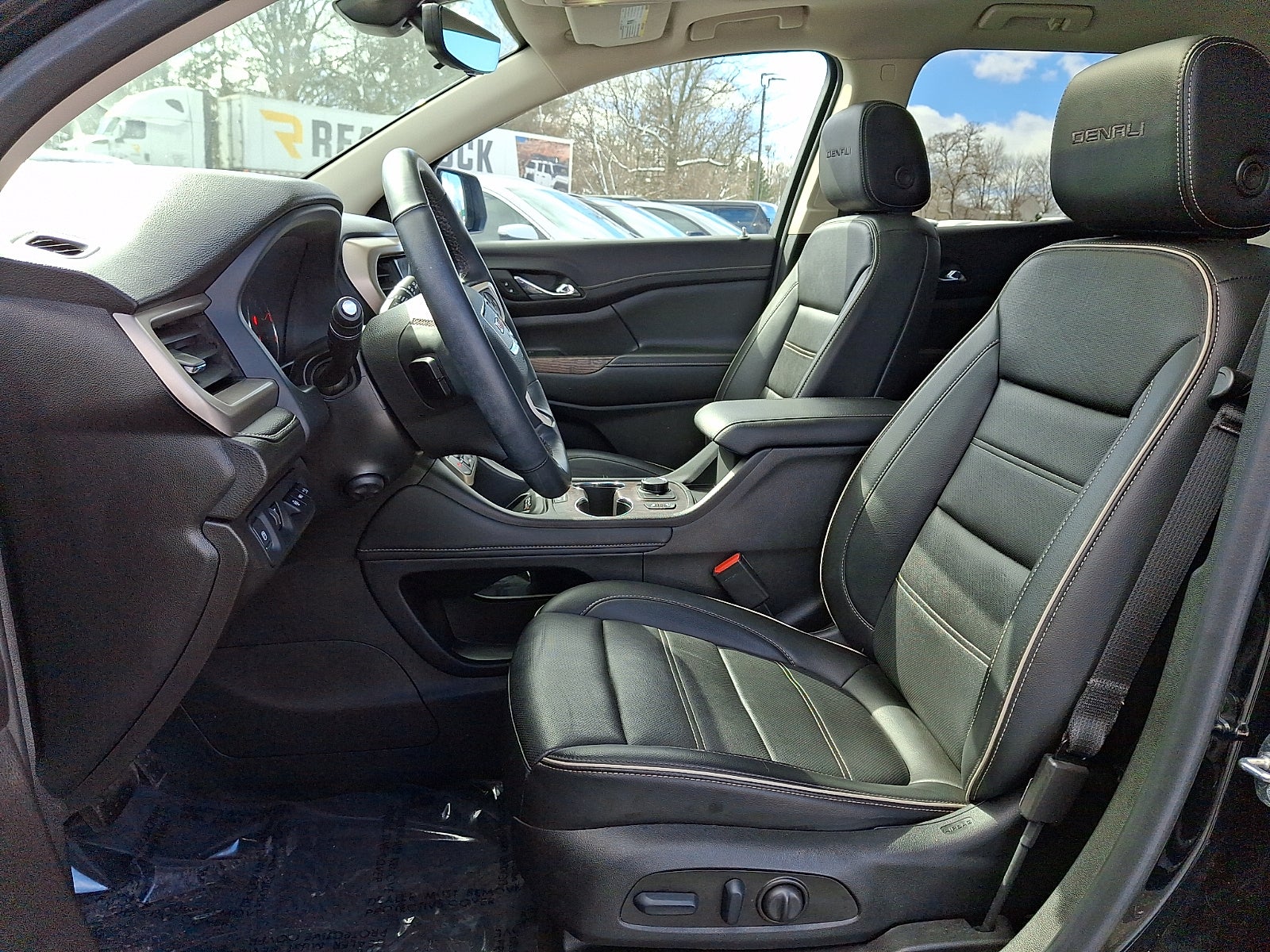 2023 GMC Acadia Denali