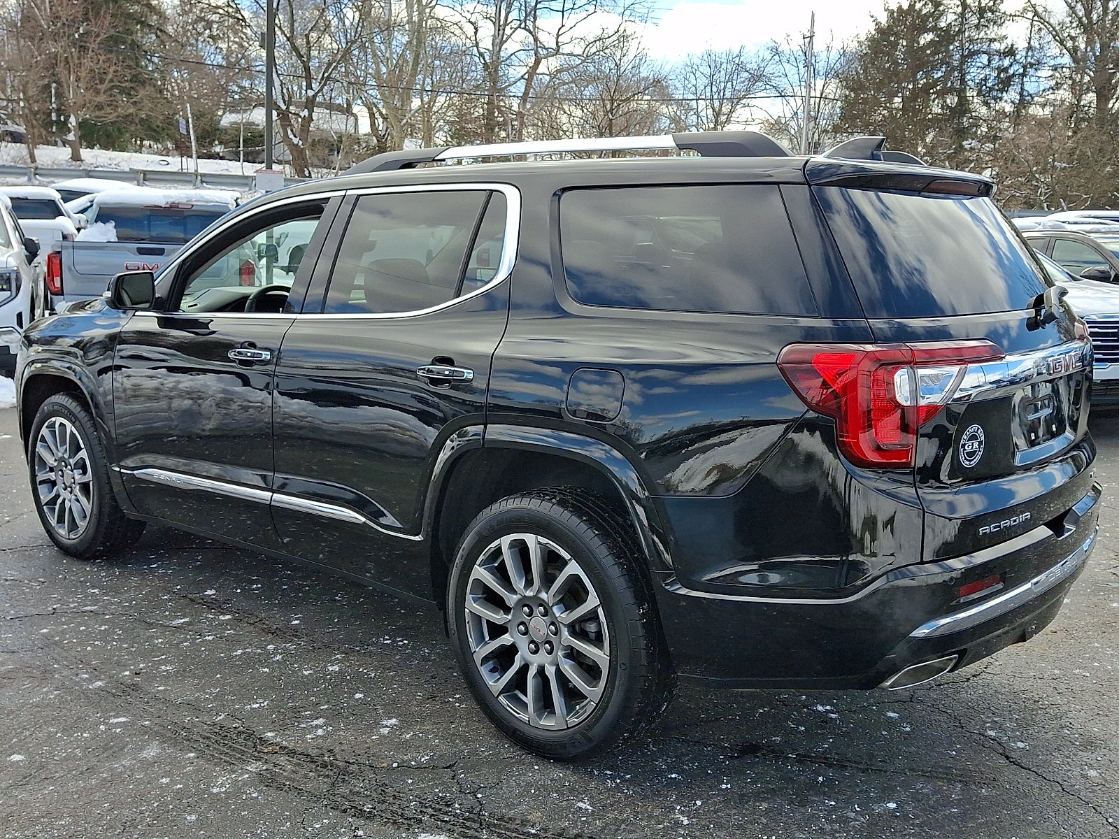 2023 GMC Acadia Denali