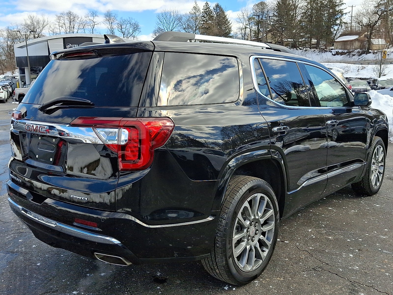 2023 GMC Acadia Denali