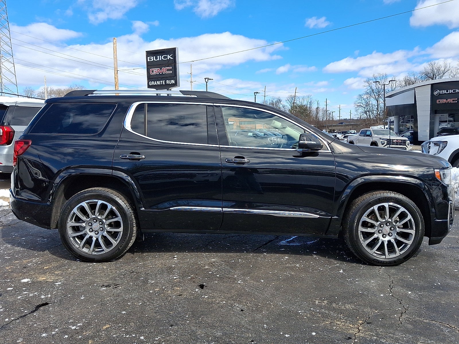 2023 GMC Acadia Denali