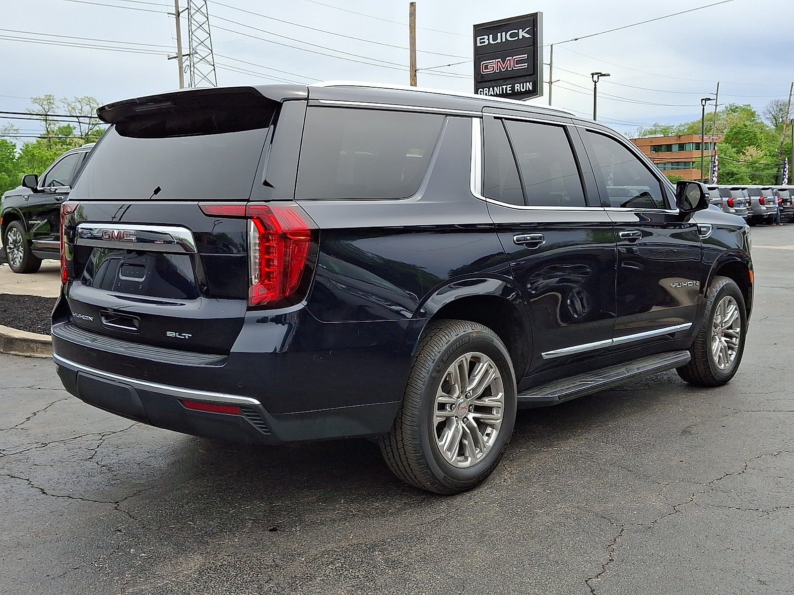 2022 GMC Yukon SLT
