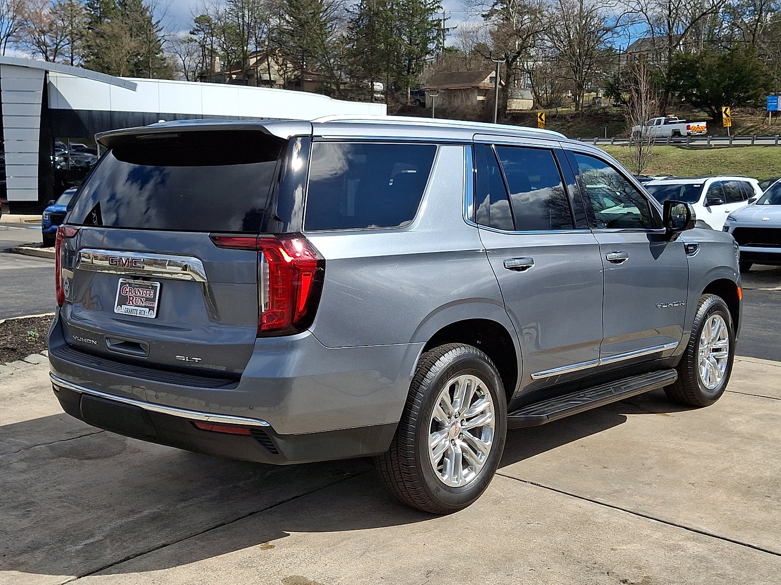 2022 GMC Yukon SLT