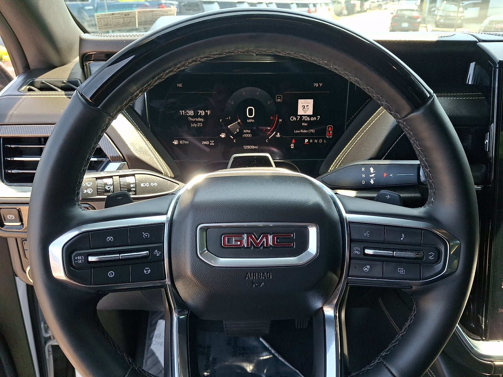 2025 GMC Yukon Elevation