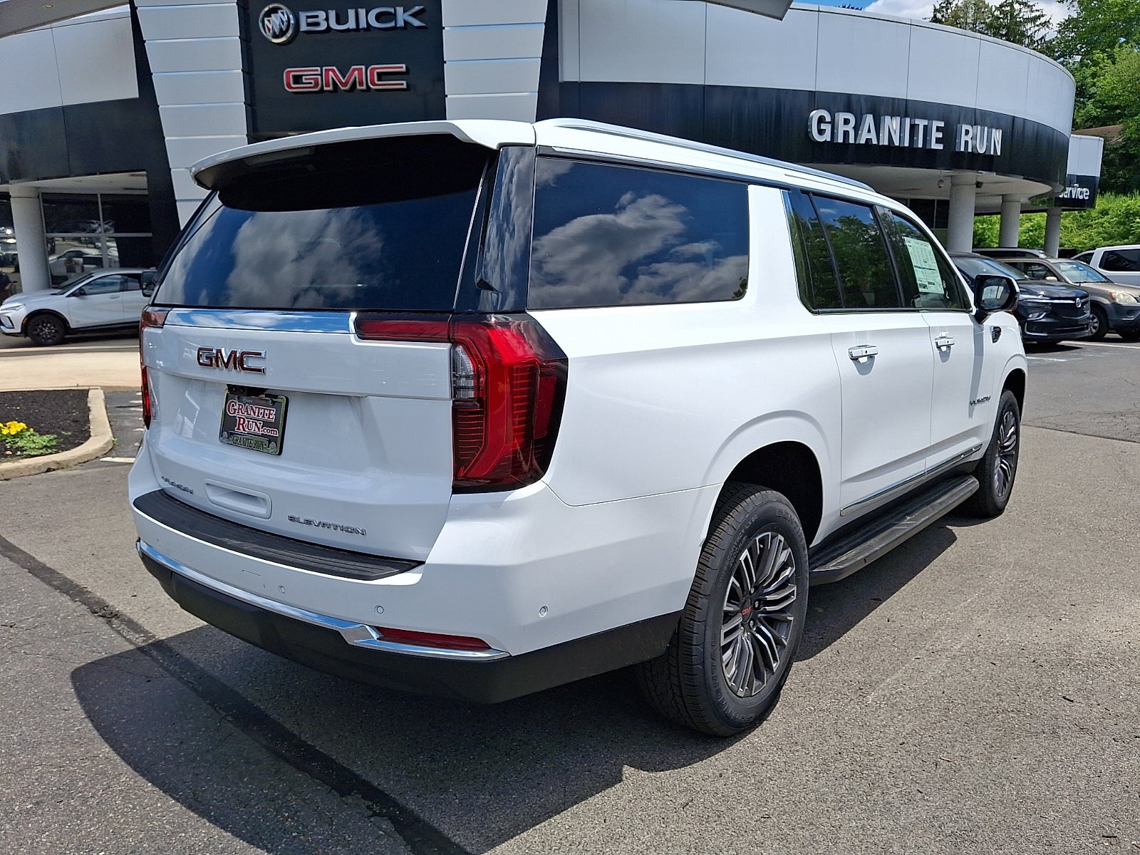 2026 GMC Yukon XL Elevation