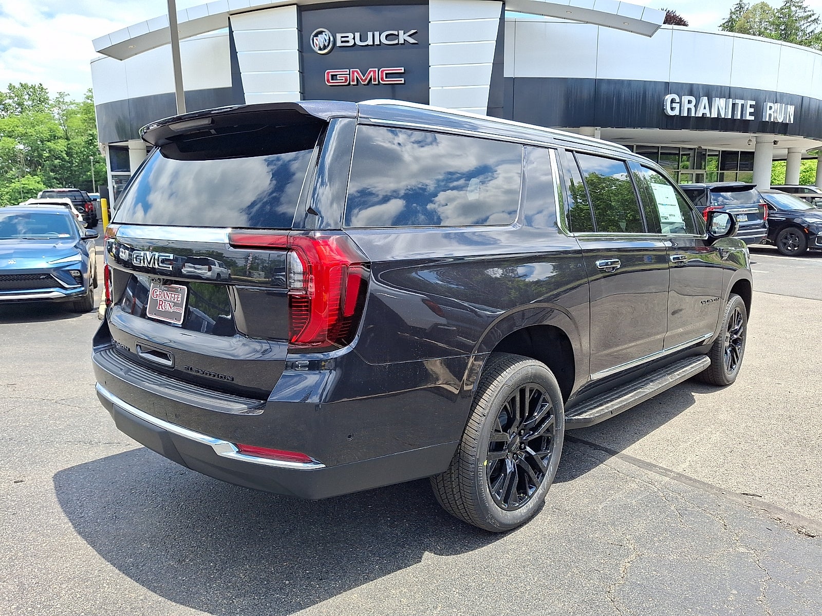 2026 GMC Yukon XL Elevation