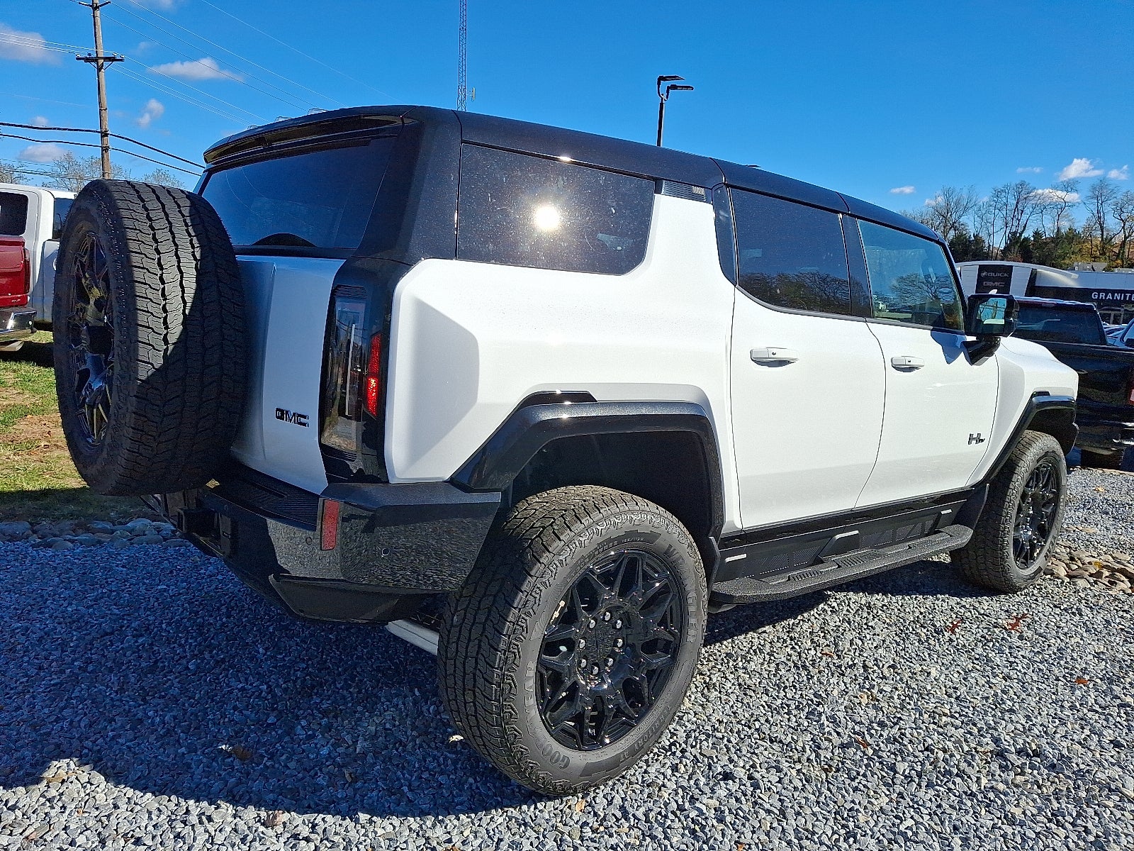 2026 GMC HUMMER EV SUV 2X