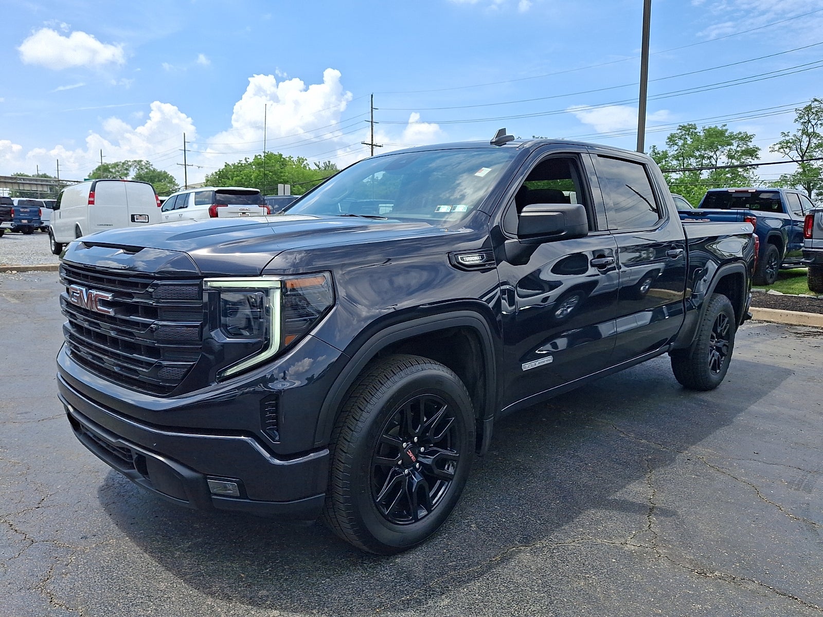 2025 GMC Sierra 1500 Elevation