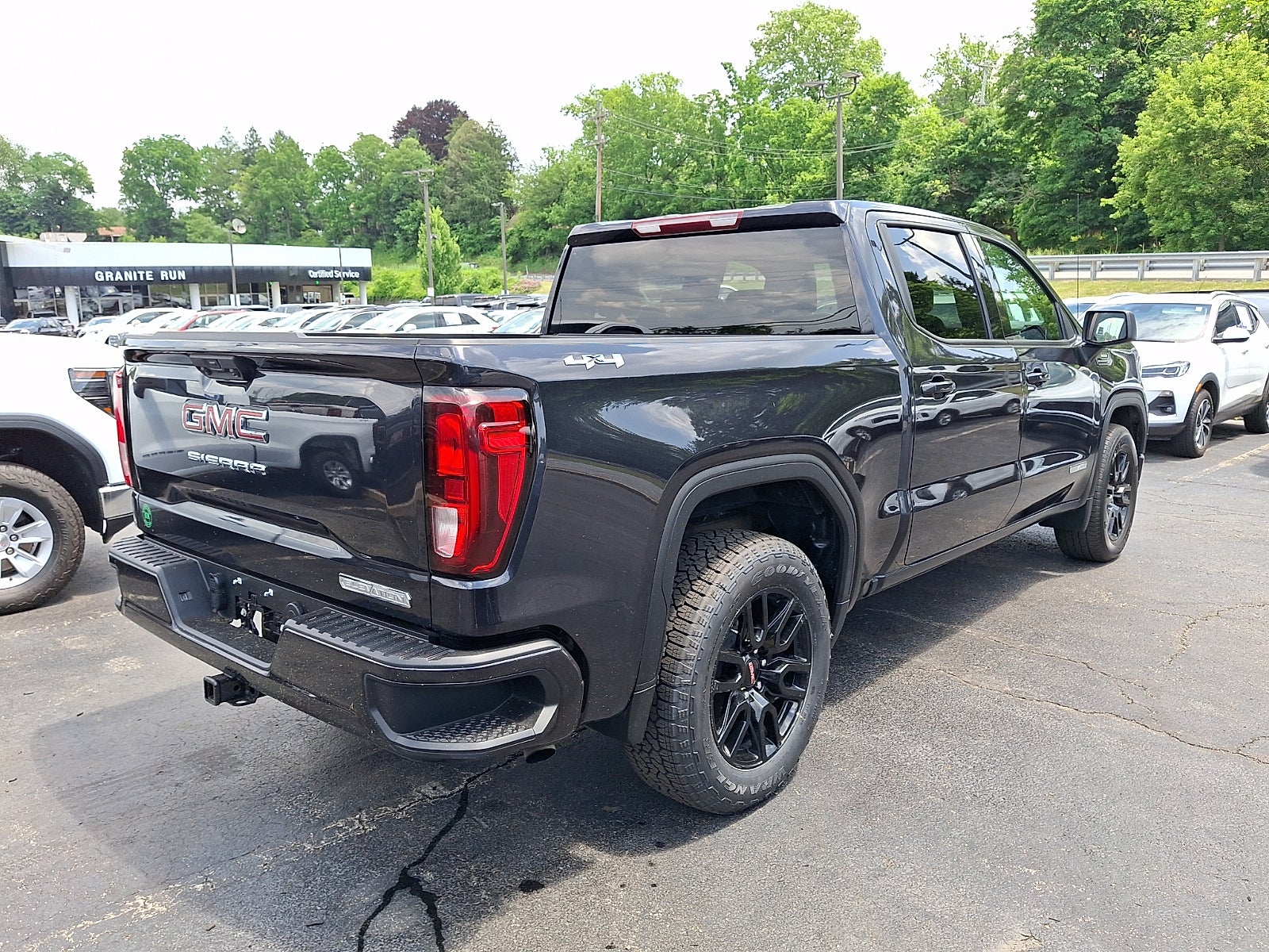 2025 GMC Sierra 1500 Elevation