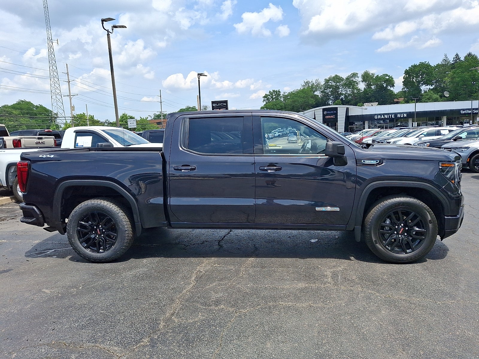 2025 GMC Sierra 1500 Elevation