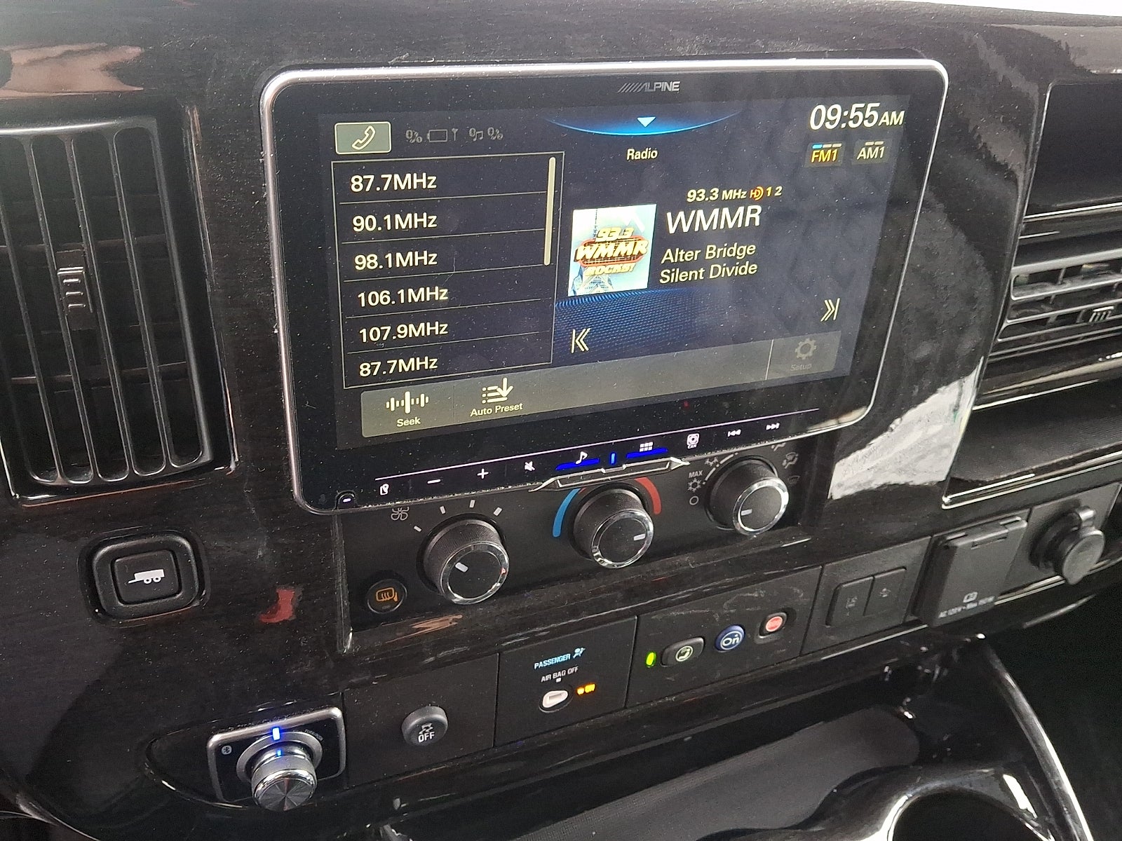 2026 GMC Savana Cargo Base