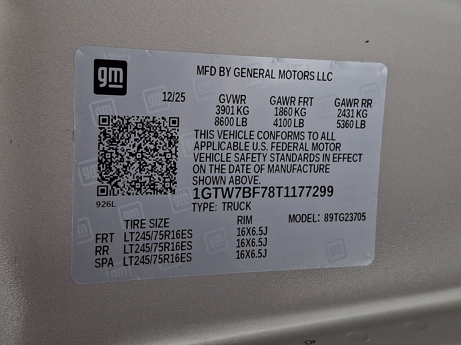 2026 GMC Savana Cargo Base