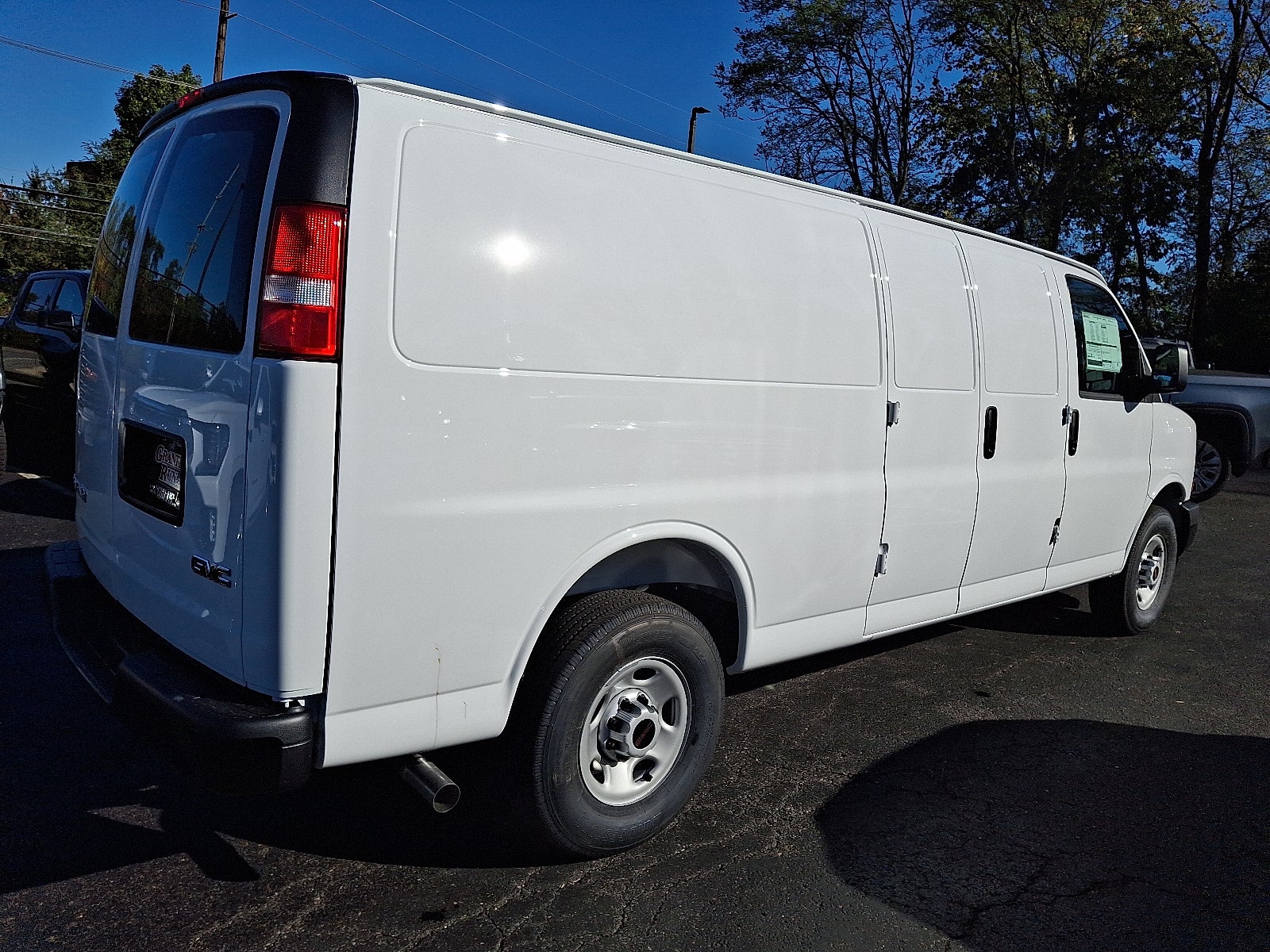 2025 GMC Savana Cargo 2500 Base
