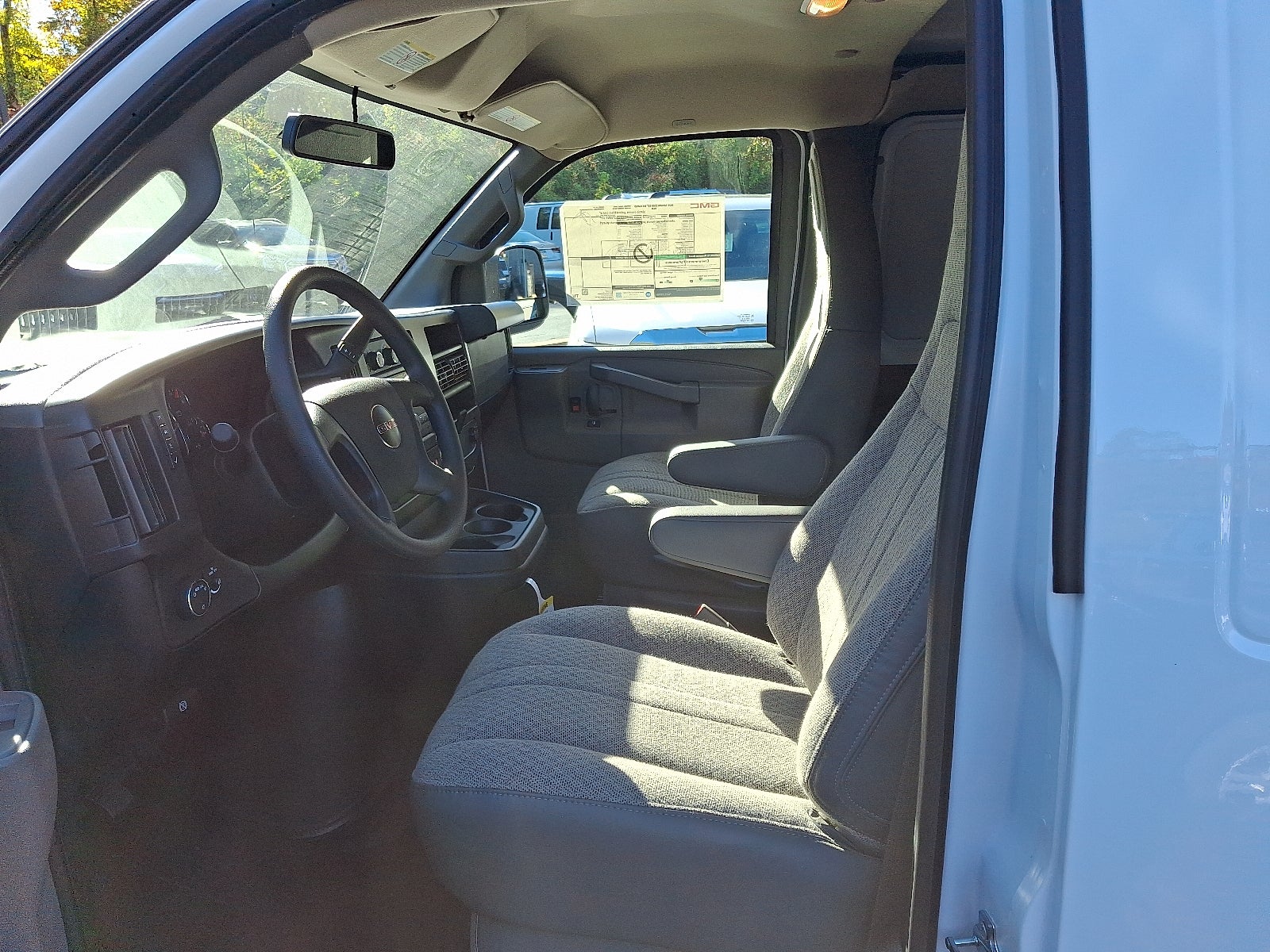 2025 GMC Savana Cargo 2500 Base