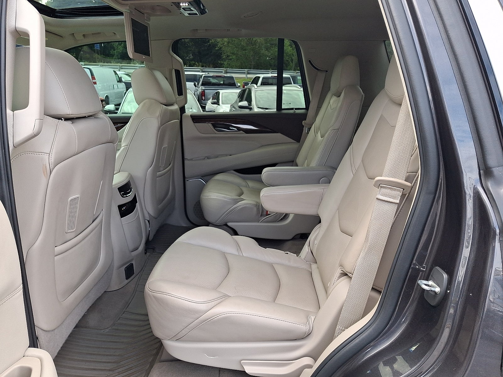 2016 Cadillac Escalade Luxury Collection