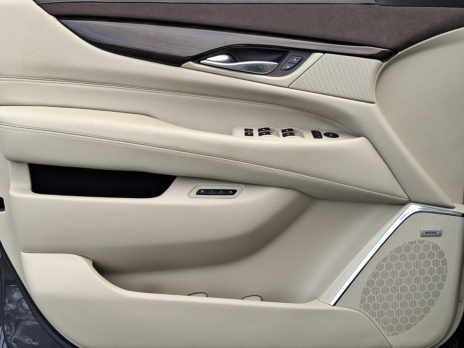 2016 Cadillac Escalade Luxury Collection