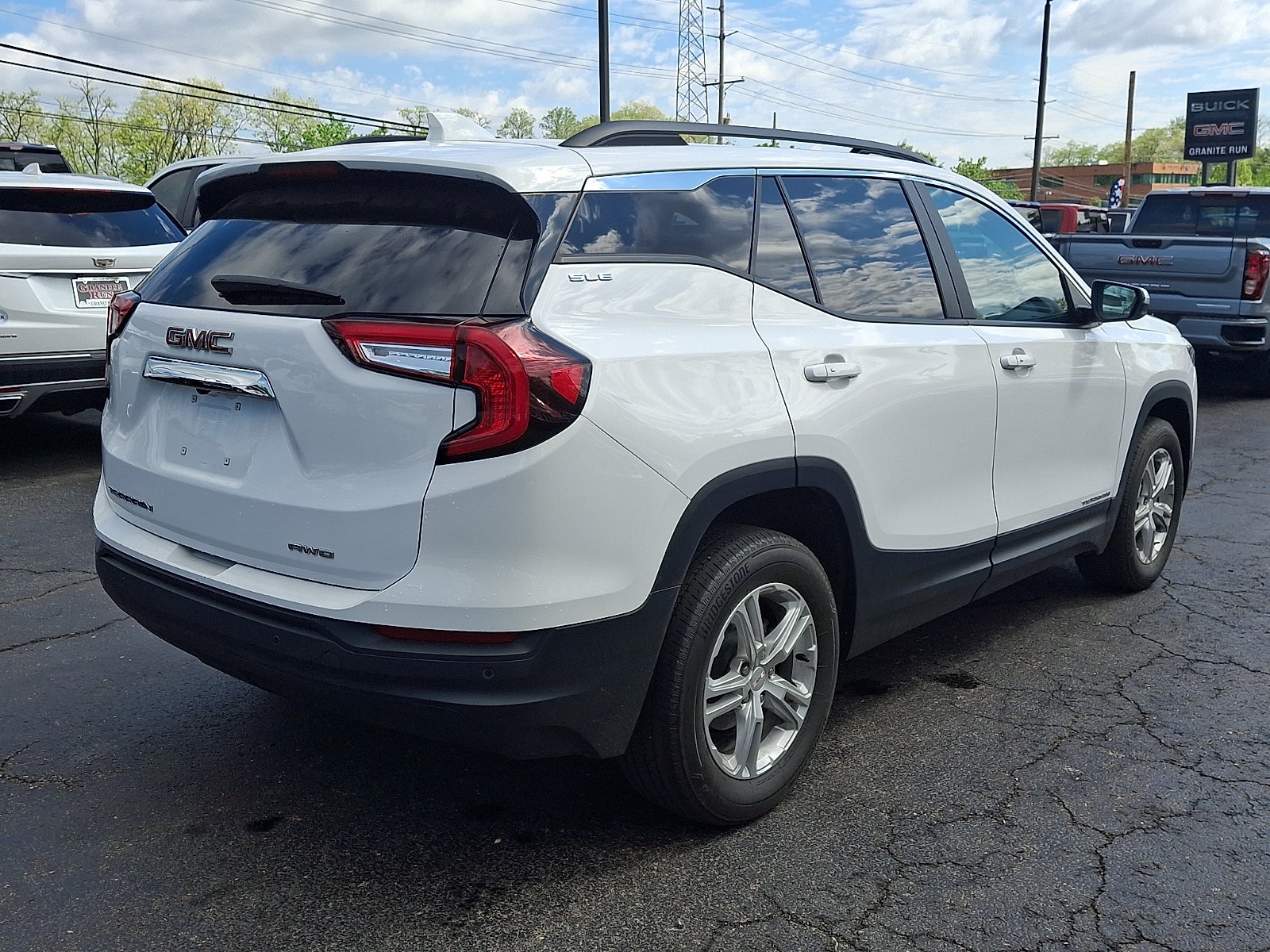 2024 GMC Terrain SLE