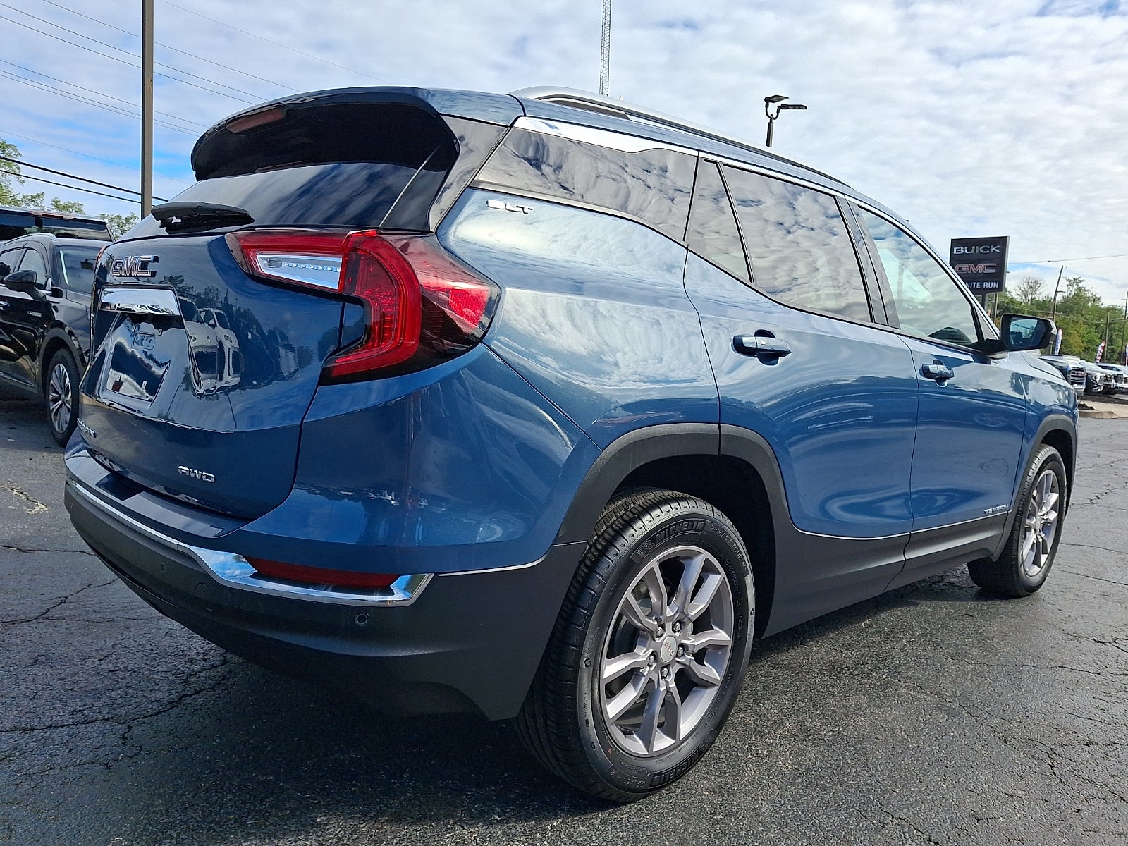 2024 GMC Terrain SLT