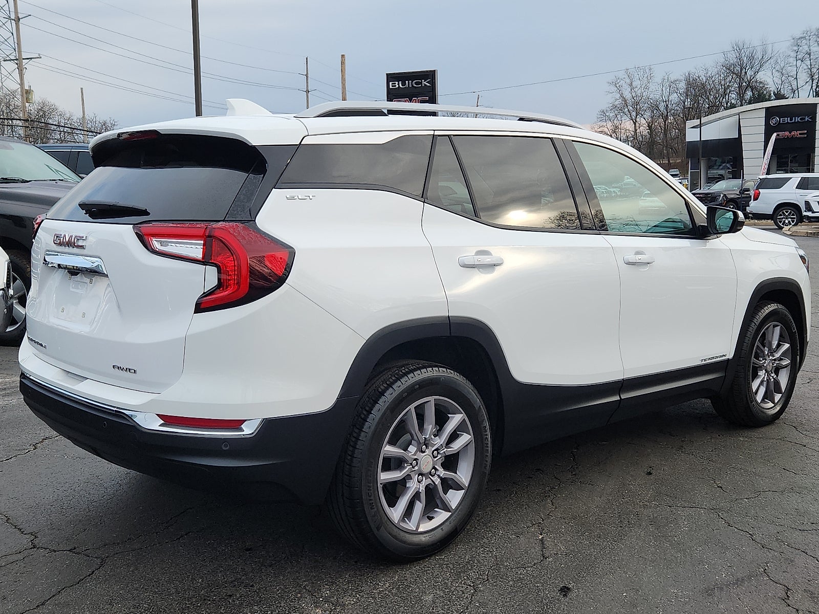 2024 GMC Terrain SLT