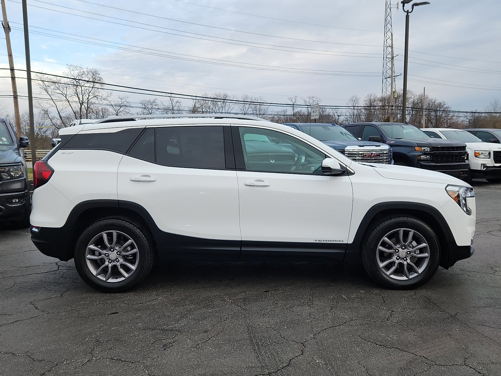 2024 GMC Terrain SLT