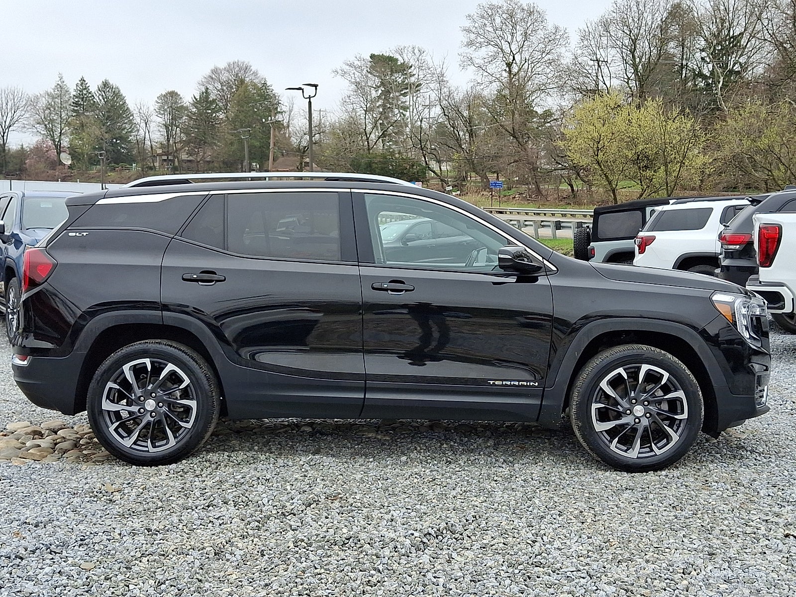 2023 GMC Terrain SLT