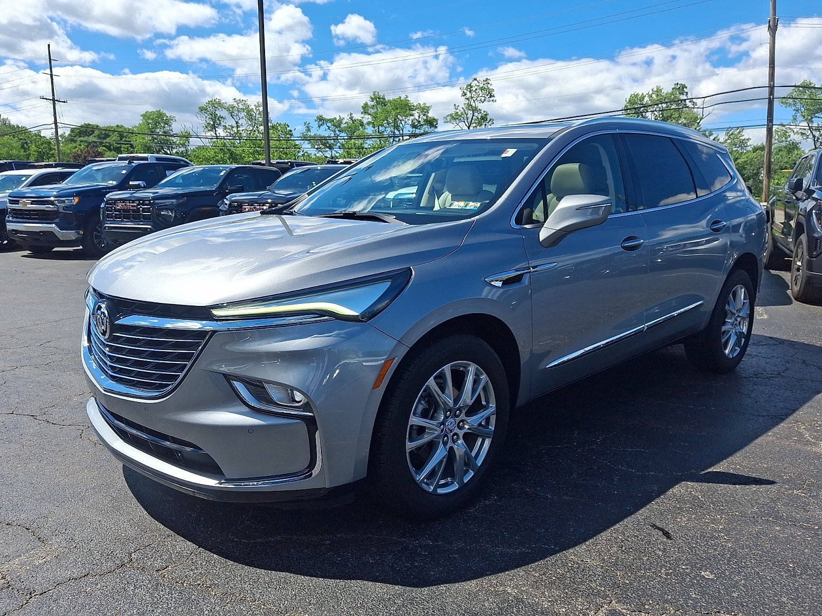 2023 Buick Enclave Essence