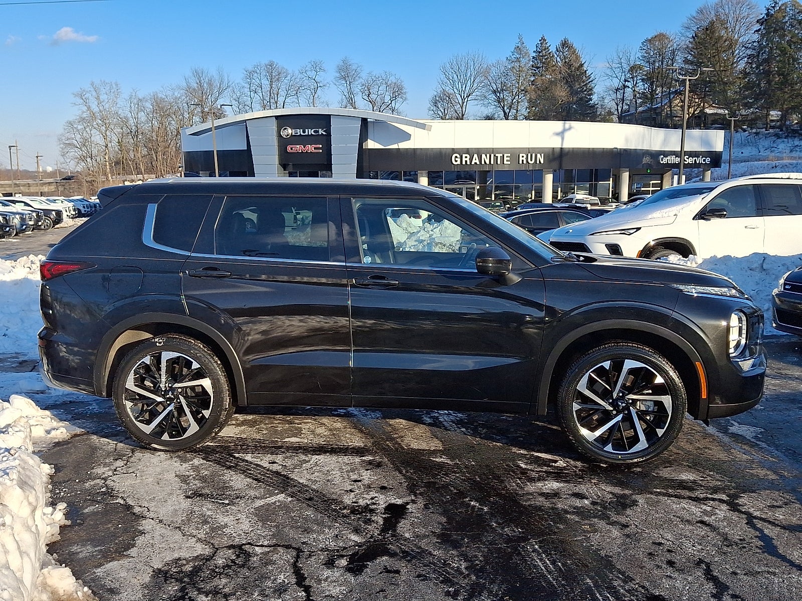 2023 Mitsubishi Outlander SEL