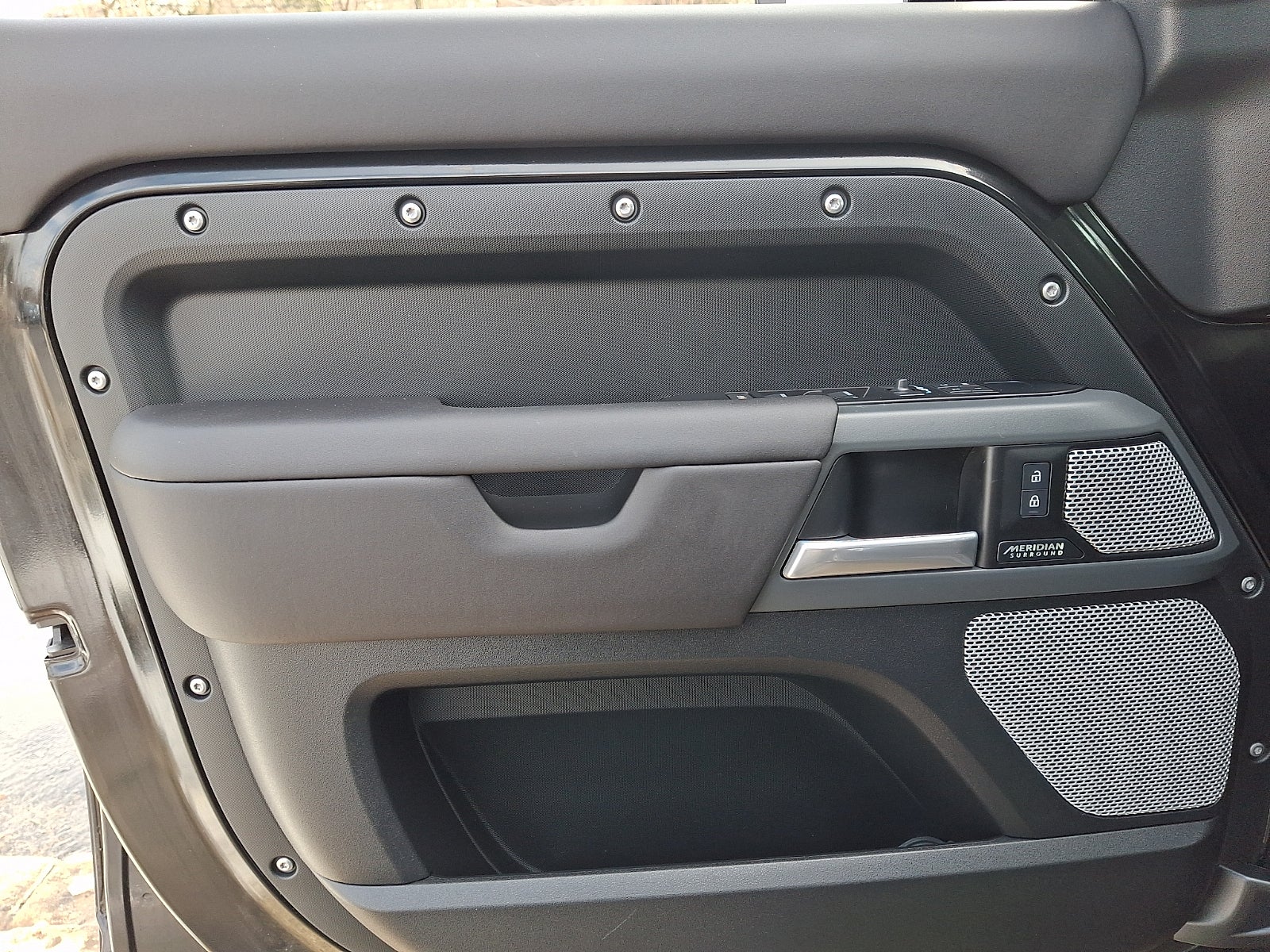 2024 Land Rover Defender X-Dynamic SE