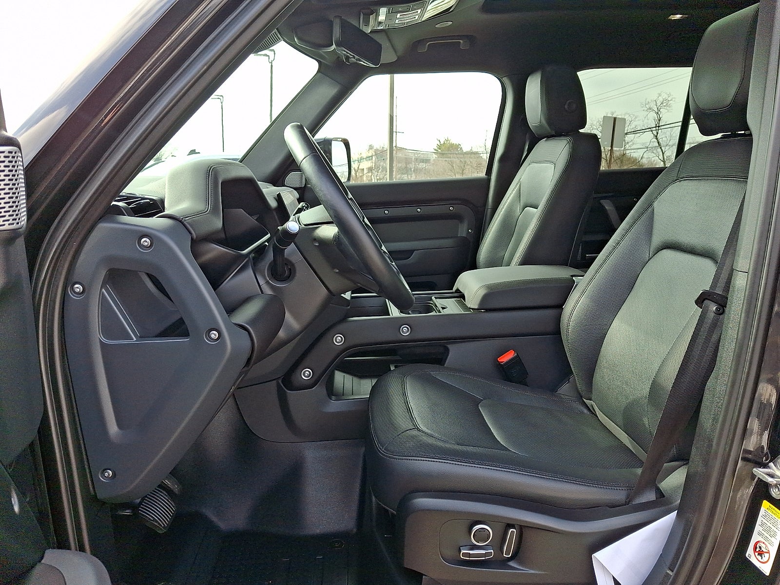 2024 Land Rover Defender X-Dynamic SE