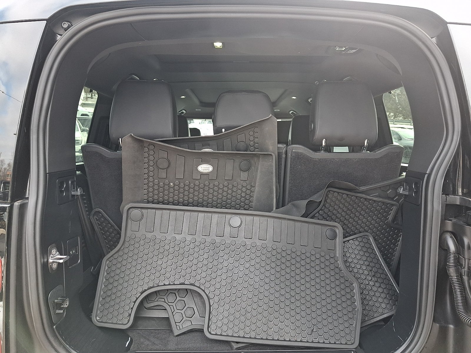 2024 Land Rover Defender X-Dynamic SE