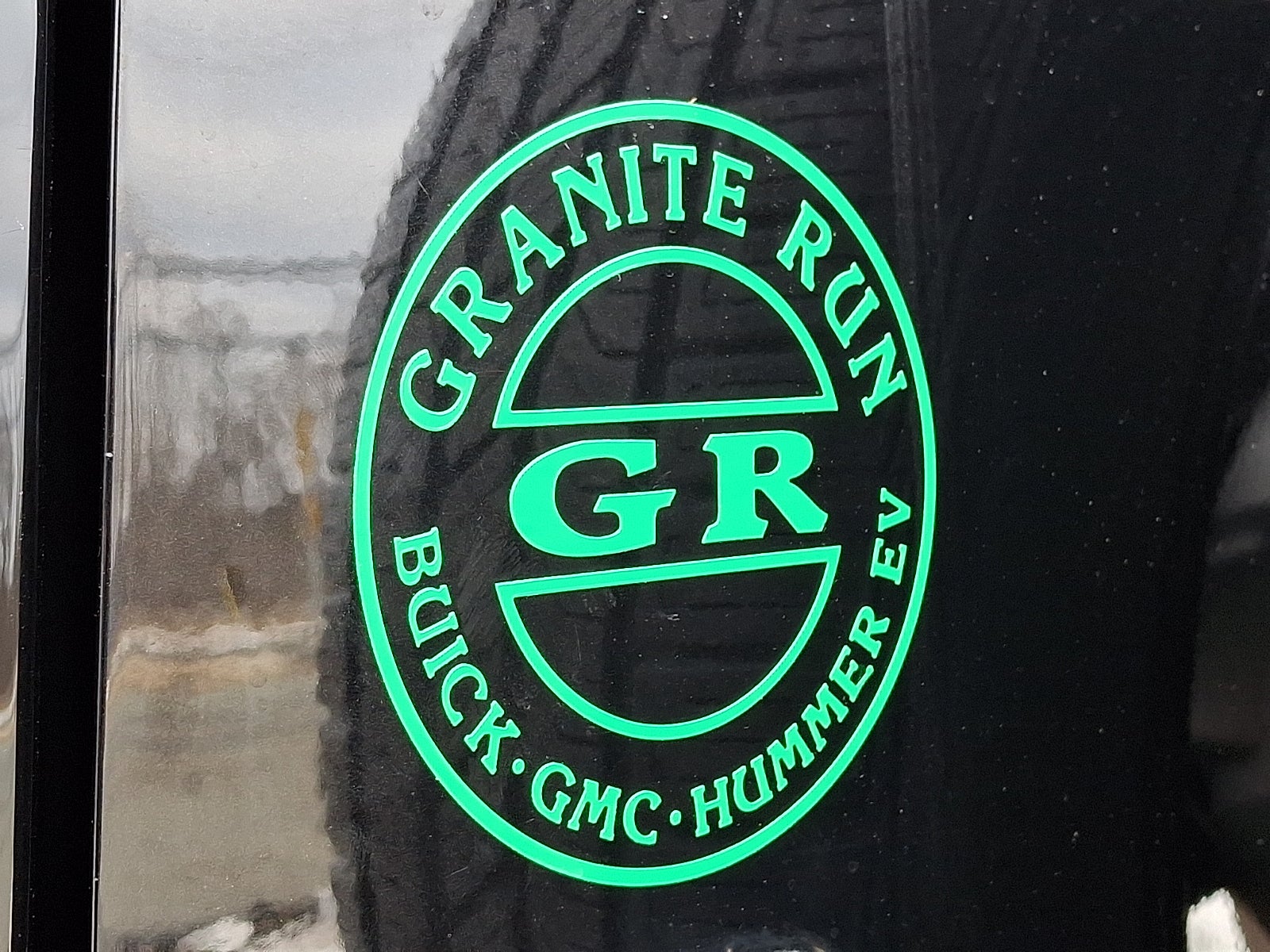 2024 Land Rover Defender X-Dynamic SE