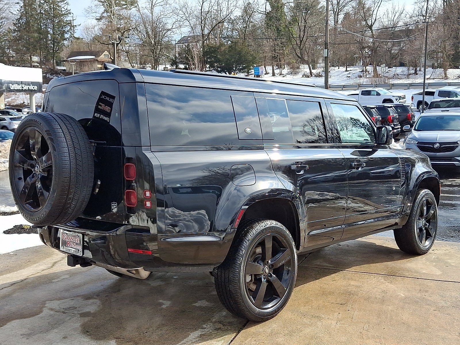 2024 Land Rover Defender X-Dynamic SE