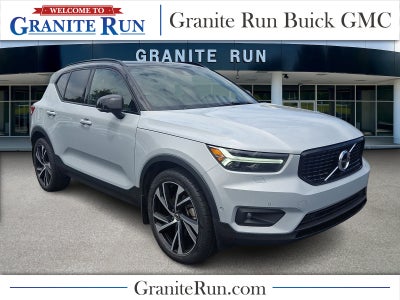 2020 Volvo XC40 R-Design
